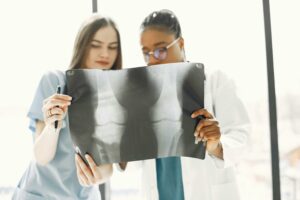 Aumentan los casos de osteoporosis en personas menores de 50 años